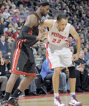 考察年轻球 考察年轻球